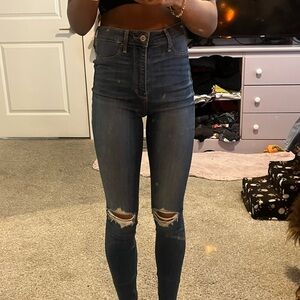 Hollister High Rise Dark Blue Jeans